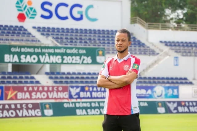 ngoai-binh-tung-ghi-30-ban-o-v-league-1